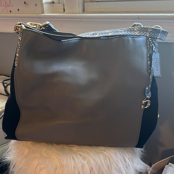 ✌🏼SOLD✌🏼 COACH Handbag Limited Edition Snake Skin & Suede Details - Picture 4 of 8
